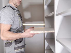 От сборки до регулировки: как правильно установить шкаф-купе своими руками 